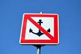ТОРМОЗНЫЕ КОЛОДКИ-14039452-warning-sign-prohibiting-ships